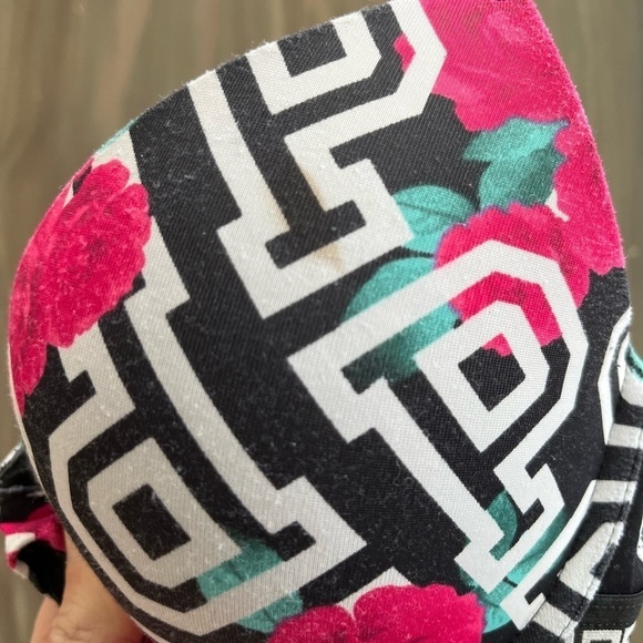 Pink Victoria’s Secret Wear Everywhere Push Up Bra size: 32C - Picture 2 of 12